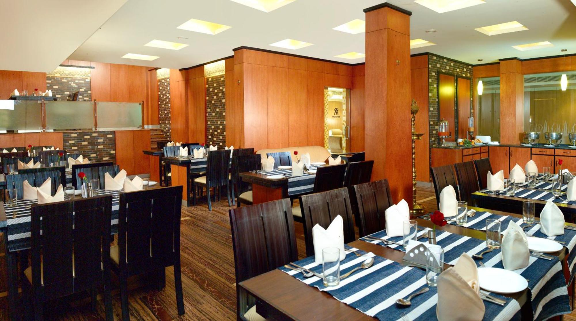 Hotel Aiswarya Kochi Eksteriør billede