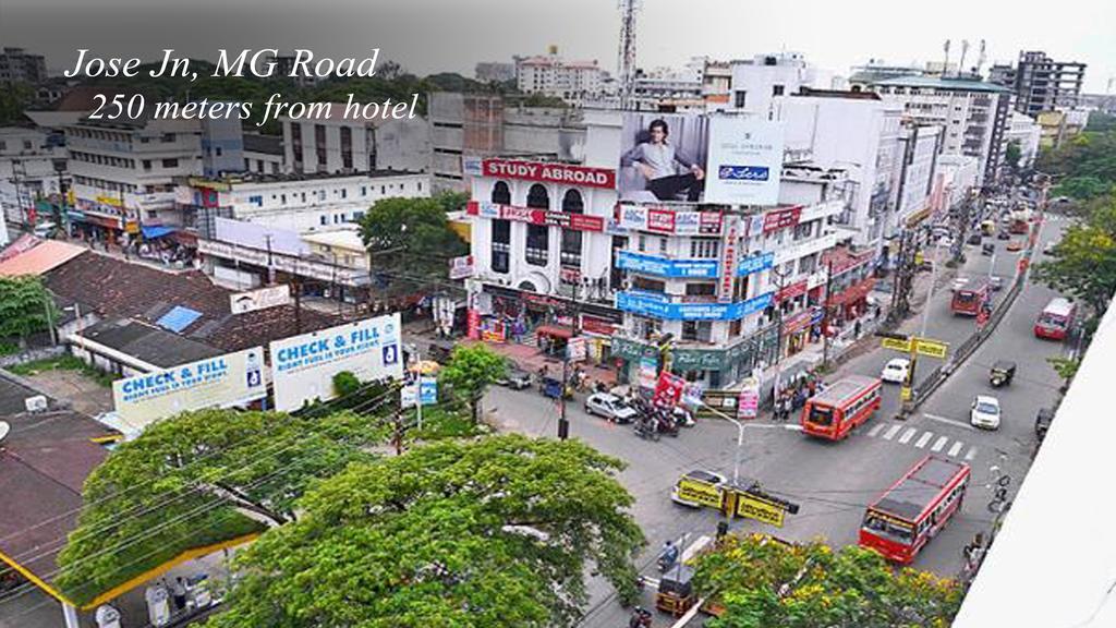 Hotel Aiswarya Kochi Eksteriør billede