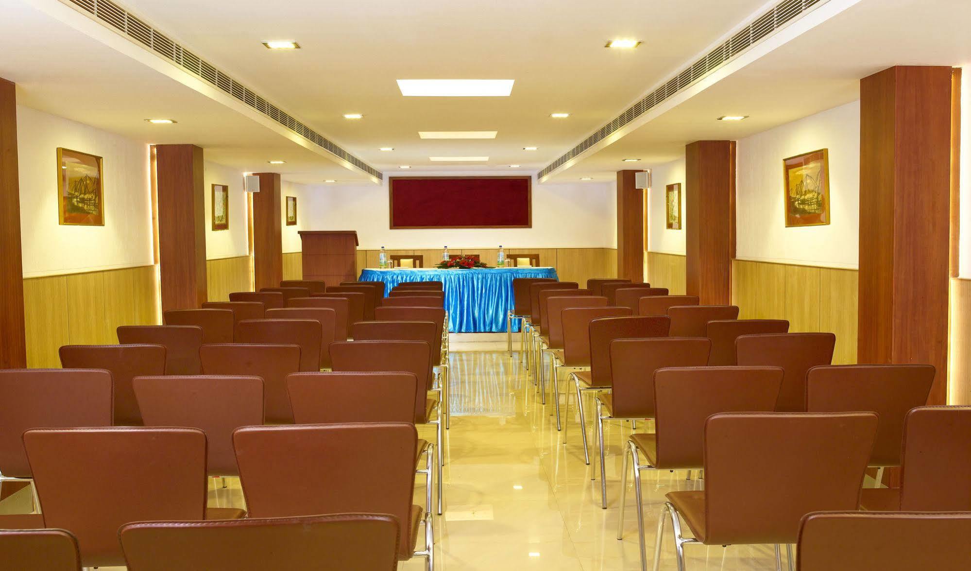 Hotel Aiswarya Kochi Eksteriør billede